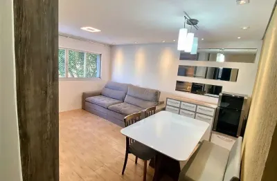 Apartamento 02 dormitórios, sala para 02 ambientes, cozinha planejada, 02 banheiros e 01 vaga de garagem.