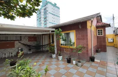 Casa à venda na Vila Mirim, Praia Grande 