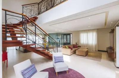 Casa alto padrão  estilo açoriano no bairro estreito com linda vista para o mar.