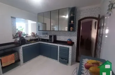 Sobrado com 4 dormitórios, sendo 1 suíte e piscina à venda, 184 m² por r$ 800.000 - conjunto residencial trinta e um de março - são josé dos campos/sp