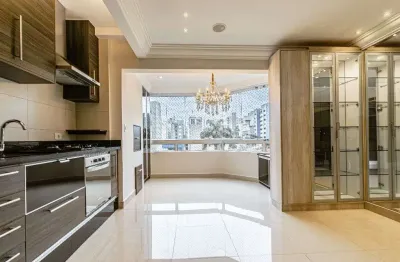 Um charme de apartamento no champagnat com ar condicionado e duas vagas paralelas !!!!