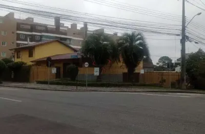 Excelente casa de esquina com 04 dormitorios no ahu