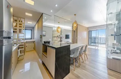 Apartamento de dois dormitorios no trigesimo primeiro andar, com umas das vistas mais incriveis que voce tera da cidade!