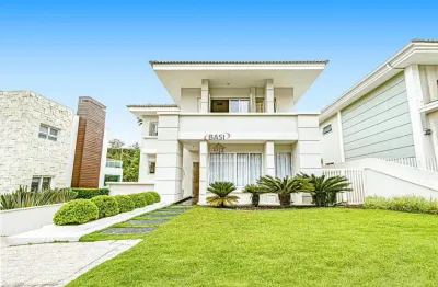 Casa com piscina no condominio le parc, 4 suites, 4 vagas