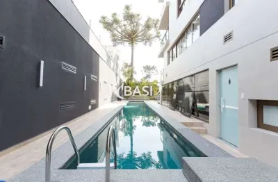 Apartamento Duplex a Venda no Batel (Na melhor localizacao do Batel em rua calma)