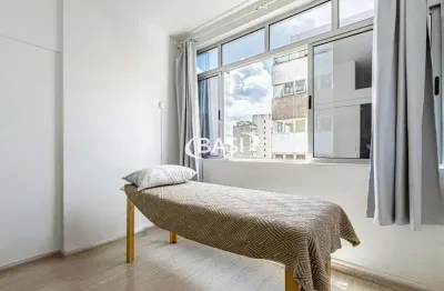 Sala comercial para venda, com varias  subdivisoes,  andar alto, face leste. 02 banheiros . poratia