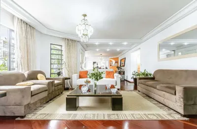 Casa a Venda no Bom Retiro(PISCINA AQUECIDA / 3 SUITES / OTIMO TERRENO)