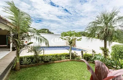 Casa a venda no bom retiro(piscina aquecida / 3 suites / otimo terreno)
