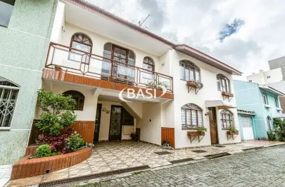 Sobrado em condominio no centro de pinhais ideal para retrofit!