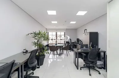 *luxuosa sala comercial a venda em predio de alto padrao – alto da xv, pertinho do centro*