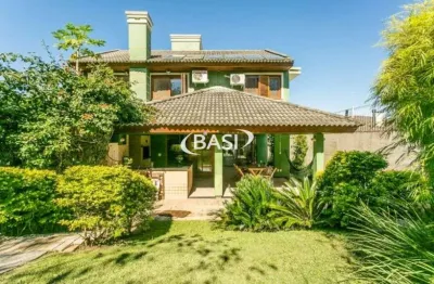 Casa de Alto Padrao com 5 Quartos a Venda em Floripa (Bairro Joao Paulo)