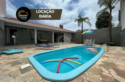 Casa para alugar na rua suíça, 442, atami, pontal do paraná, 183 m2 por r$ 2.800 por dia