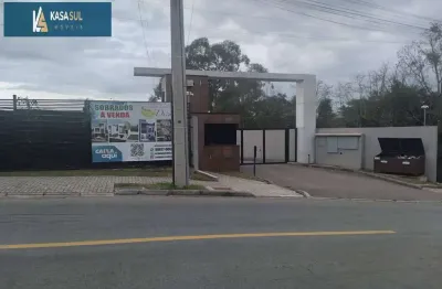 Sobrado em condominio fechado no santa candida com 131,68 m².