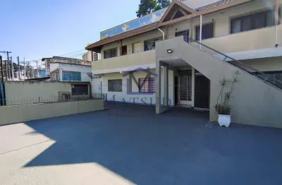 Apto de 1dorm, com quintal, 1 vaga, próximo a santa casa.