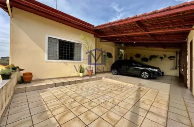 Casa assobradada 4 dorm, 2 suítes, 3 vagas no monte castelo