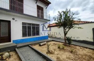 Sobrado, 2dorm, 1 suíte no fundo, 4 vagas, no monte castelo.