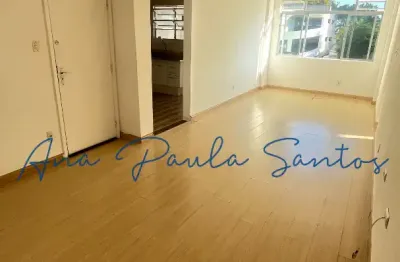 Oportunidade! amplo e arejado apartamento de 2 dorms na vila belmiro em santos - sp