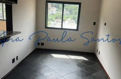 Oportunidade no marapé! apartamento amplo e bem ventilado de 2 dormitórios com vista livre em santos – sp