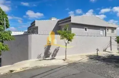 Casa com 2 quartos à venda na Rua Francisco Bucarelli, 360, Parque Guaianazes, São Paulo