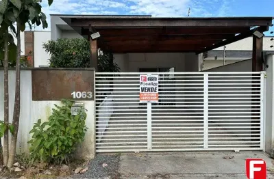 Casa com 2 quartos à venda na rua 1681 laranjeiras do sul, 1063, praia continental, itapoá por r$ 460.000