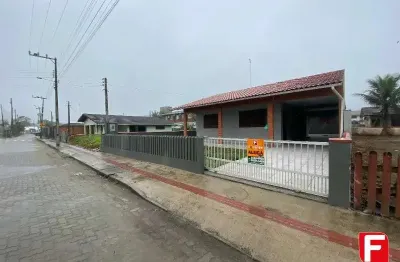 Casa com 3 quartos para alugar na rua maria de lourdes sanches, 1196, centro, itapoá por r$ 3.000