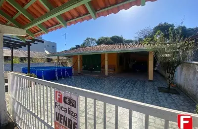 Casa com 3 quartos à venda na rua piranduba, 192, santa terezinha, itapoá por r$ 700.000