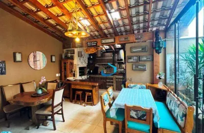 Casa sobrado no condomíno alameda pinheiros, londrina pr.