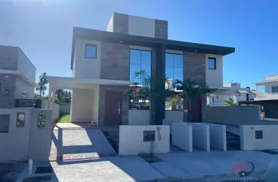 Casa nova com 03 suítes à venda na praia da cachoeira do bom jesus - florianópolis - sc