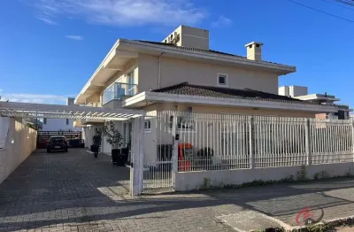 Casa geminada 03 dormitórios, sendo 01 suíte à venda na praia dos ingleses - florianópois - sc