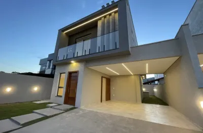 Linda Casa 03 Dormitórios, Sendo 01 Suíte à Venda em São João do Rio Vermelho - Florianópolis - SC