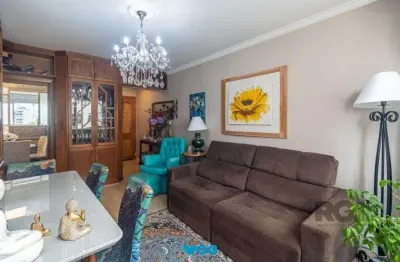 Apartamento 3 dormitórios, 1 suíte, 2 vagas - no coração do petrópolis