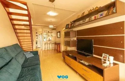 Cobertura com 3 quartos, 2 suítes e 2 vagas no petrópolis – vista deslumbrante!