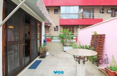 Excelente cobertura de 134m² com 3 dormitórios e 2 vagas.