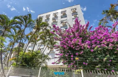 Apartamento no petrópolis de 2 dormitórios dependência e vaga desocupado