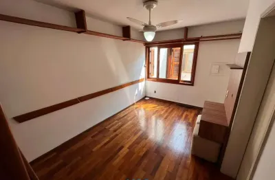 Apartamento de dois quartos e uma vaga de garagem no bairro petrópolis em poa/rs