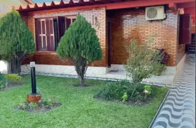 Casa com 3 quartos à venda na Rua Lothar Zenker, 183, Centro, Guaíba
