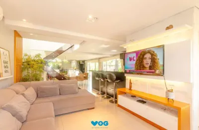 Casa de Condomínio em Porto Alegre, RS - Casa com 3 Suítes Plenas
