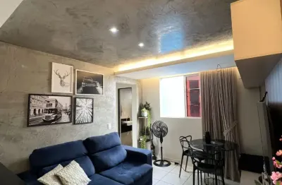 Apartamento único, com móveis planejados, com um ambiente diferenciado!