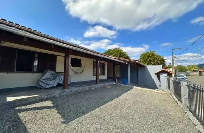 Casa com 5 quartos à venda no Velha Central, Blumenau  por R$ 690.000