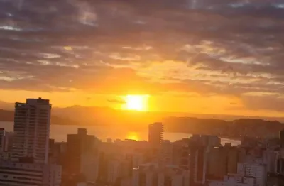 Apartamento 2quartos 2 vagas na ponta da praia em santos