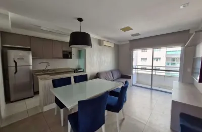 Apartamento com 2 quartos à venda à poucos metros da praia, santos