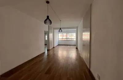 Apartamento pra venda de 3 dormitórios, 2 banheiros no embaré santos.