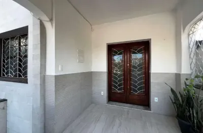 Casa para alugar na Rua Silva Jardim, 320, Vila Mathias, Santos