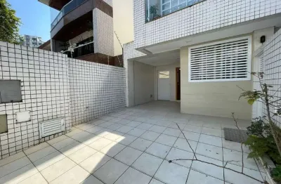 Casa sobreposta baixa à venda na ponta da praia – conforto, espaço e localização privilegiada