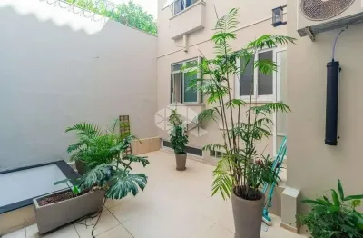 Apartamento com 2 quartos à venda na rua eudoro berlink, 311, mont serrat, porto alegre por r$ 448.000