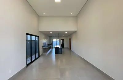 Casa térrea com 3 suítes em condomínio fechado na vila do golf
