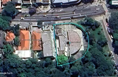Lapa - prédio pequeno com estacionamento amplo à venda