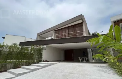Casa de alto padrão a venda no condominio riviera de são lourenço