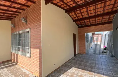 Casa térrea para locação anual na região central de Bertioga, 3 dormitórios, sendo 1 suíte, 190,00 m². Disponível a partir de 15/02/2026.