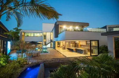 Luxuosa mansão de alto padrão na riviera, 7 suítes, 6 vagas de garagem, 1.945,17 m² de área.